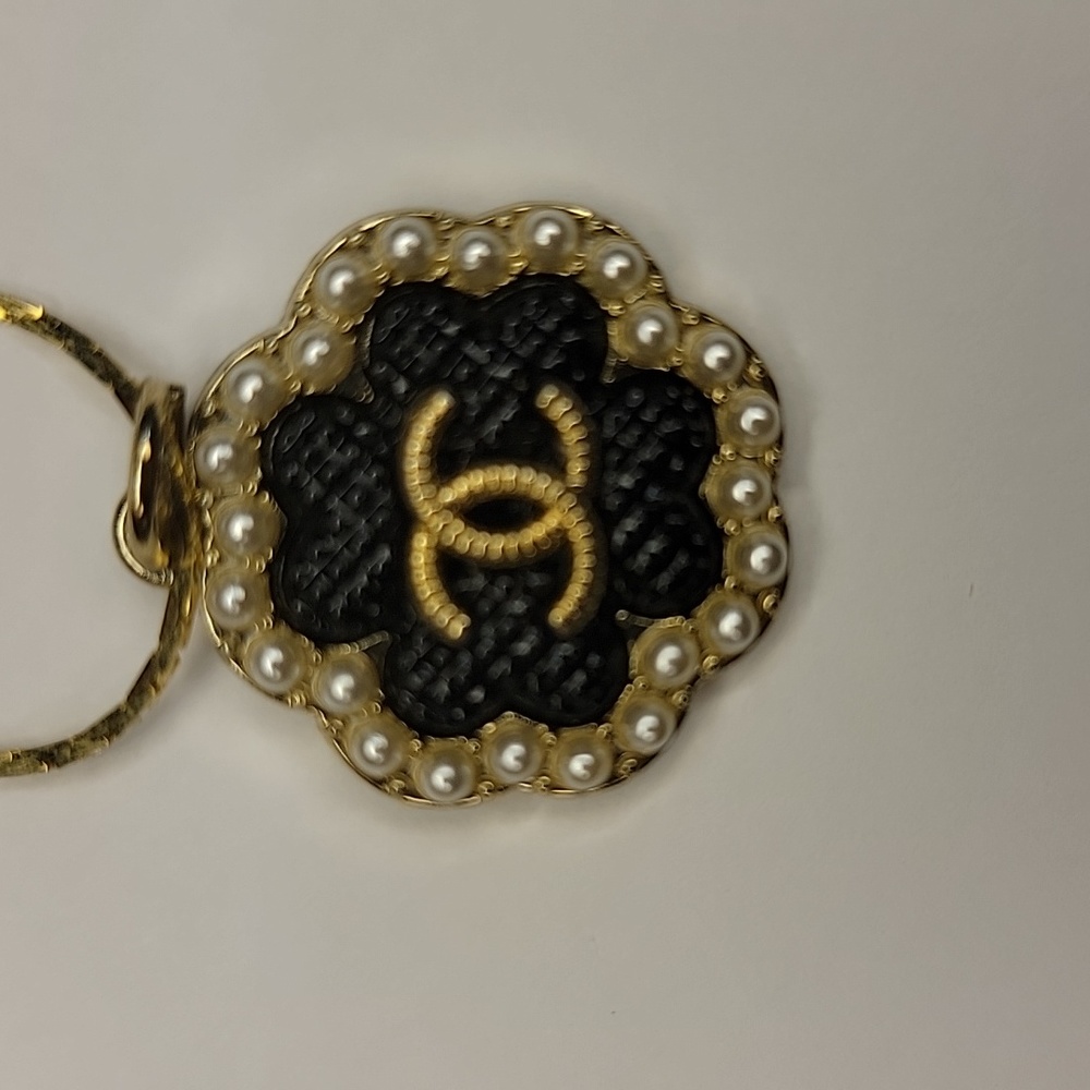 Luxury Pearl Trimmed Charm with nonbranded chain
